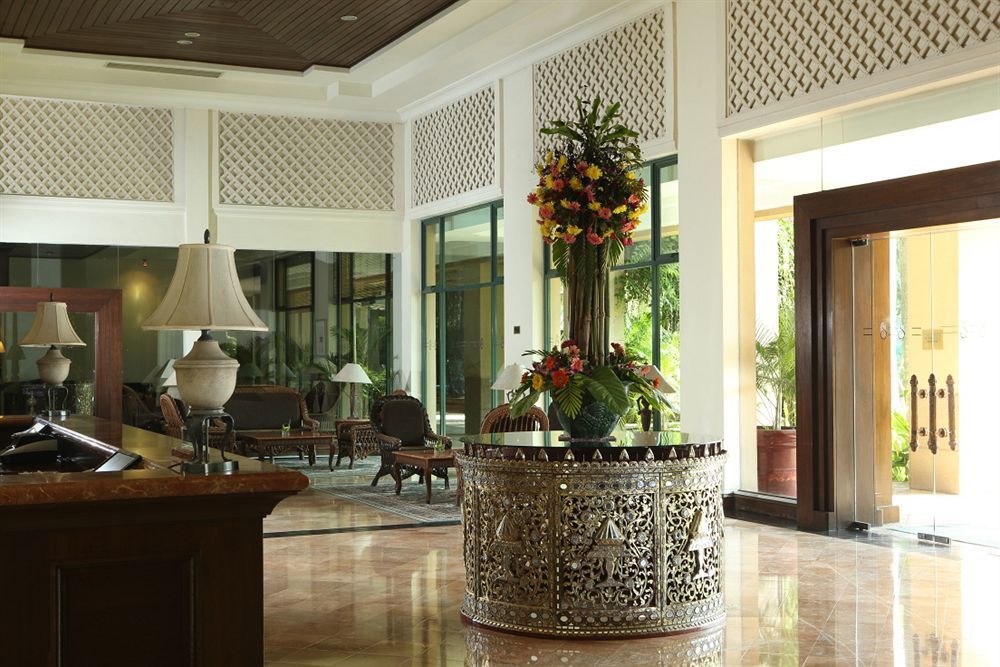 Hilton Mandalay Hotel Exterior photo